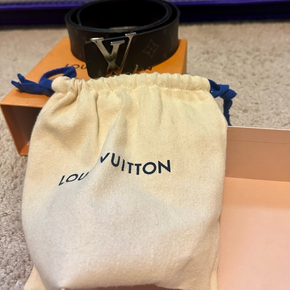 Men’s BLK Louis Vuitton reversible belt. Excellent condition with box and duster - Picture 2 of 9